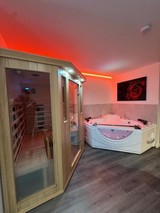Nuit Defendue - Jacuzzi - Sauna - By Primo C0Nciergerie Tournus Buitenkant foto