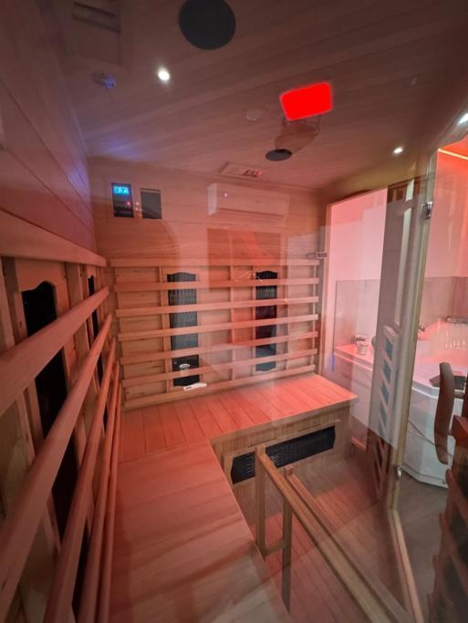 Nuit Defendue - Jacuzzi - Sauna - By Primo C0Nciergerie Tournus Buitenkant foto